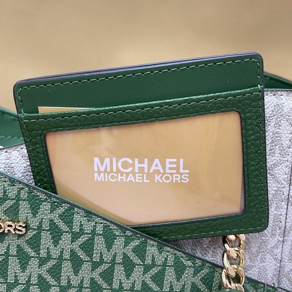 MICHAEL KORS
Large Pebbled Leather Card Holder Case
Fern Green 
NWT - Picture 3 of 16